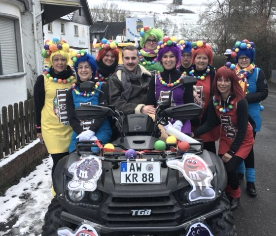 SchulderMoehnen&copy;JuliaKl&auml;sgen, &copy; Julia Kl&auml;sgen