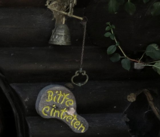 Hobbit-H&uuml;tte Bitte eintreten, &copy; TI Hocheifel-N&uuml;rburgrin, VG Adenau