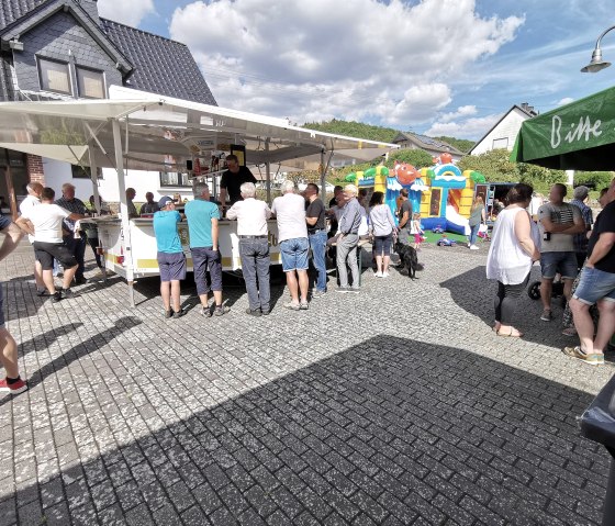 Geselligkeit in Wirft, &copy; 4. Kirmes Wirft&copy;PrivatFzMWirft