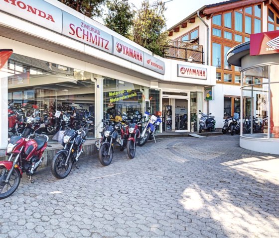 K1024_Einfahrt Gesch&auml;ft, &copy; Zweirad-Schmitz