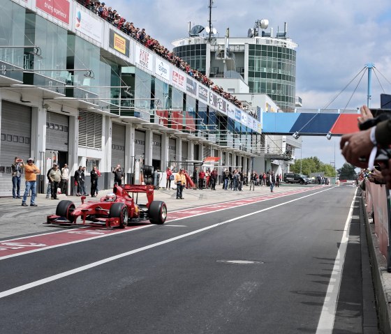 Ferrari Racing Days Start und Ziel, © Nürburgring