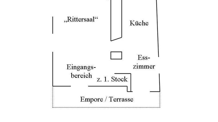 Ein Grundriss eines Gebäudes mit verschiedenen Räumen. Die Räume sind beschriftet, einschließlich „Rittersaal“, Küche und Esszimmer.