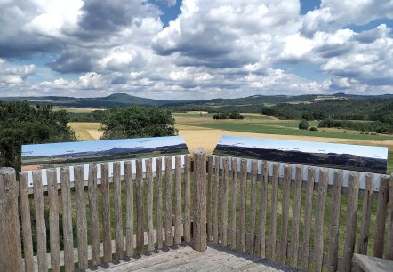 Aussichstplattform Panoramatafeln, © TI Hocheifel-Nürburgring©Siegfried Müller
