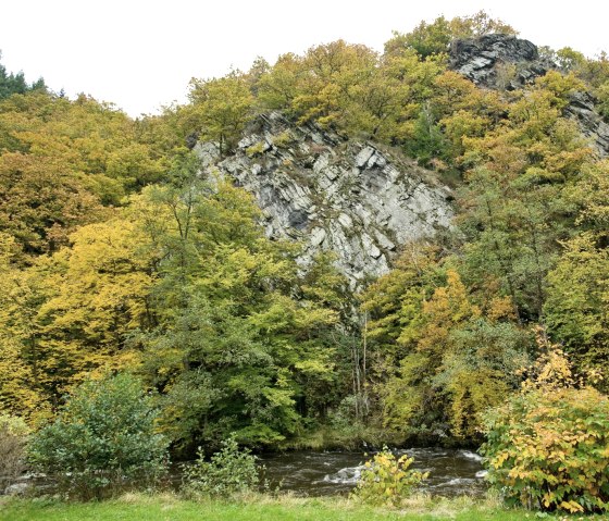 The Eifelsteig leads past the rocks at Widdau, © Rheinland-Pfalz Tourismus/D. Ketz