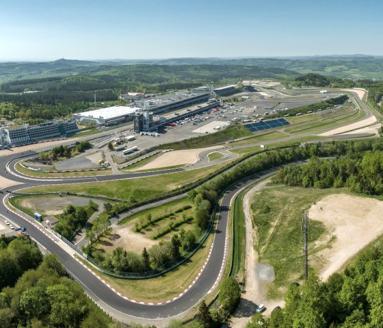 Luftbild N&uuml;rburgring, &copy; Eifel Tourismus, Dominik Ketz