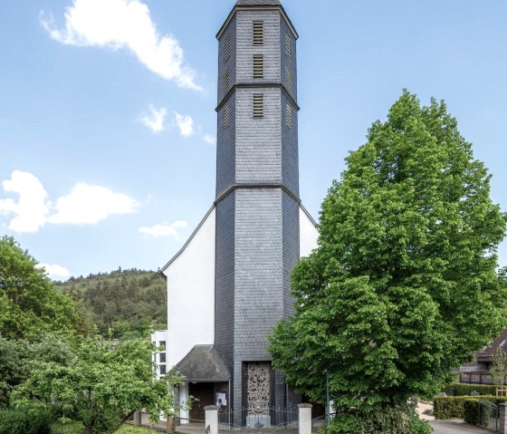 Kath. Kirche St. Maximin_Antweiler, © VGV Adenau, W.Klein