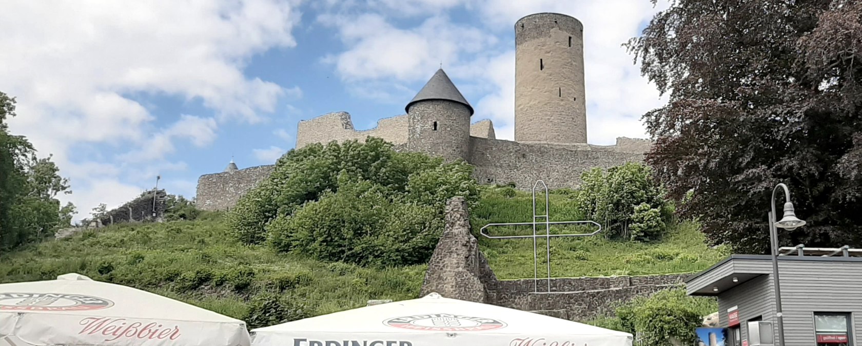 Terasse Restaurant zur Nürburg, © TI Hocheifel-Nürburgring