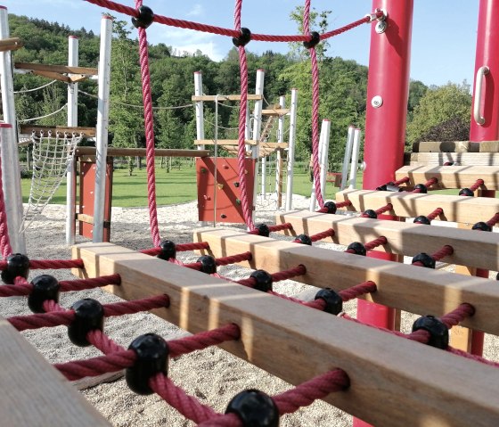 Balancierbr&uuml;cke Spielklatz M&uuml;sch, &copy; Tourist-Information Hocheifel-N&uuml;rburgring