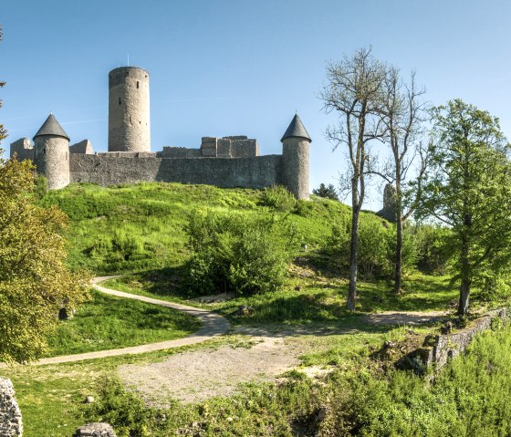 Nürburg castle ruins to the hiking trail On the trail of the green hell, © TI Hocheifel-Nürburgring,D.Ketz