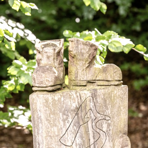 Sculpture en bois de l'AhrSteig dans le parc d'escalade de Bad Neuenahr, © Ahrtaltourismus, Dominik Ketz