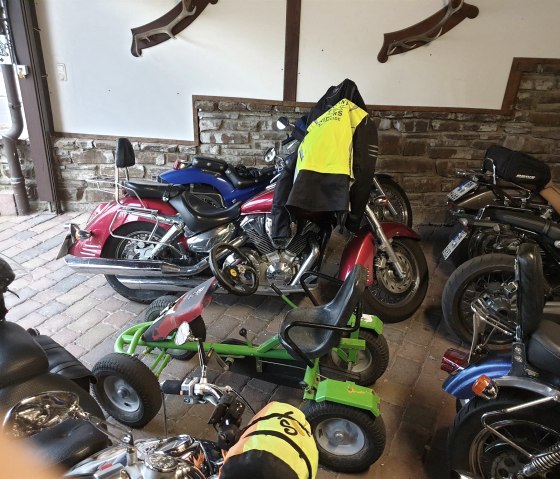 Motorradgarage_2, &copy; Landgasthaus Pfahl