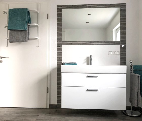 Waschtisch_Bad, &copy; Ferienwohnung Eifelzeiten,Gossen