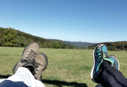 Entspannung auf der Schaukelliege, &copy; TI_Hocheifel-Nuerburgring,D.Schmitz