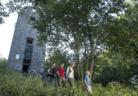 Der Absieg vom Kaiser-Wilhelm-Turm auf der Hohen Acht in der Eifel, © Kappest