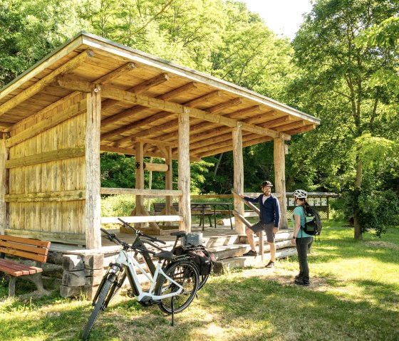 En route sur la piste cyclable de l'Ahr, © Eifel Tourismus GmbH, Dominik Ketz