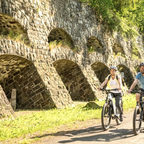 ET-2023-188-Ahr-Radweg, Boxenstopp bei Müsch, © Eifel Tourismus GmbH, Dominik Ketz