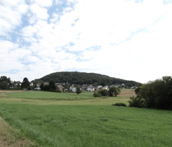 Antweiler Blick zum Aremberg, &copy; Tourist-Information Hocheifel-N&uuml;rburgring